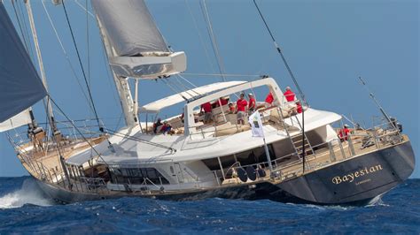 Bayesian, Mike Lynch voleva vendere il superyacht. Si indaga .